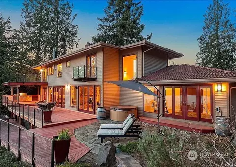 6633 NE 132nd St, Kirkland, WA 98034
