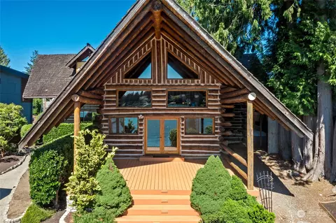 6358 S Island Dr E, Bonney Lake, WA 98391