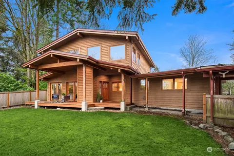 19946 47th Ave NE, Lake Forest Park, WA 98155
