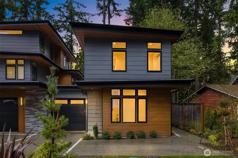 12710 NE 72nd St, Kirkland, WA 98033