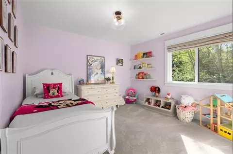 Bedroom - 2330 Bayview Pl, Everett, WA 98203 photo 5 of 5