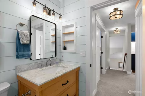 Bath - 2330 Bayview Pl, Everett, WA 98203 photo 6 of 6