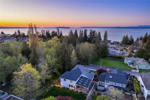 2330 Bayview Pl, Everett, WA 98203