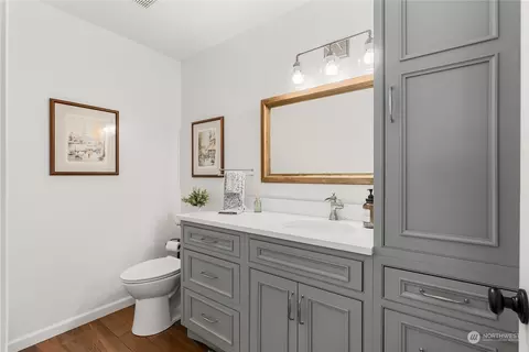 Bath - 2330 Bayview Pl, Everett, WA 98203 photo 1 of 6