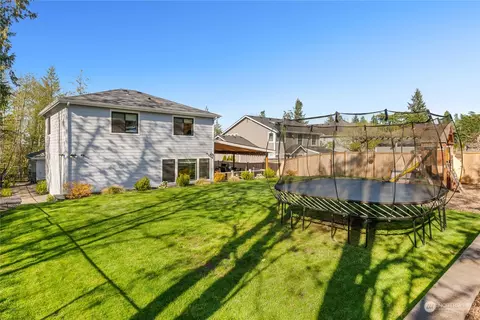 Exterior - 2330 Bayview Pl, Everett, WA 98203 photo 7 of 7