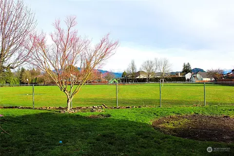 707 Victor St, Enumclaw, WA 98022 photo 32