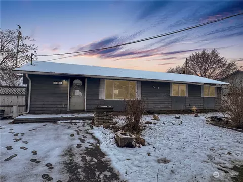 10 Douglas St, Rock Island, WA 98850