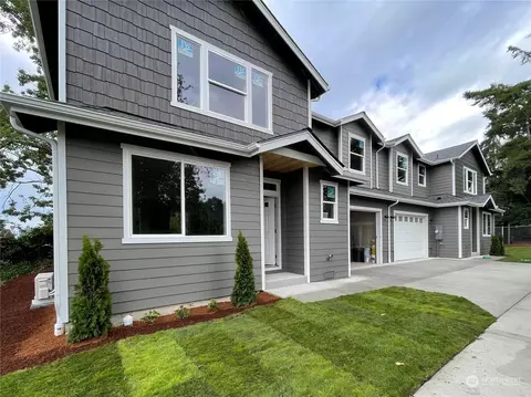 2747 Callahan Dr, Bremerton, WA 98310