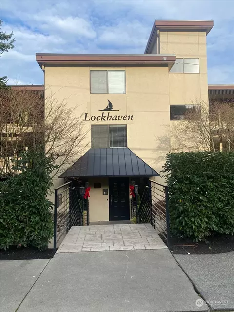 3100 W Commodore Way #303, Seattle, WA 98115