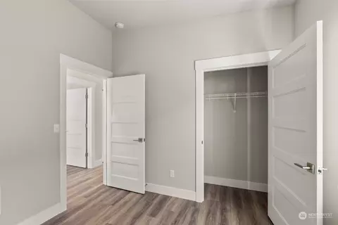 Bedroom - 2109 Hawks View Ln, Winlock, WA 98596 photo 3 of 3