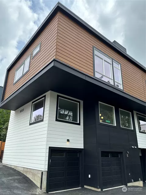 10322 NE 185th St #E, Bothell, WA 98011