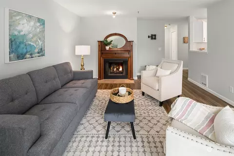 580 Front St S #B204, Issaquah, WA 98027