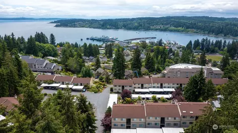 26435 Pennsylvania Ave NE # 40, Kingston, WA 98346