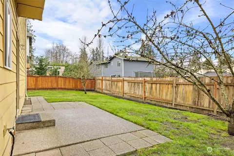 Exterior - 10407 Holly Dr, Everett, WA 98204 photo 3 of 5