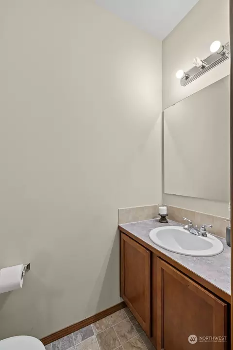 Bath - 10407 Holly Dr, Everett, WA 98204 photo 1 of 3