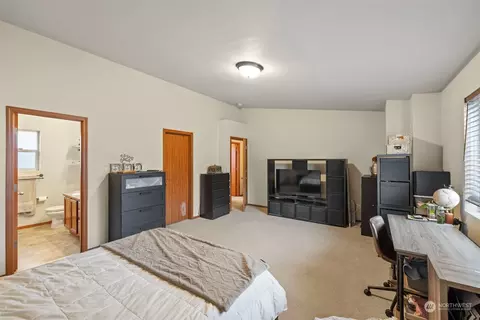 Bedroom - 10407 Holly Dr, Everett, WA 98204 photo 1 of 4