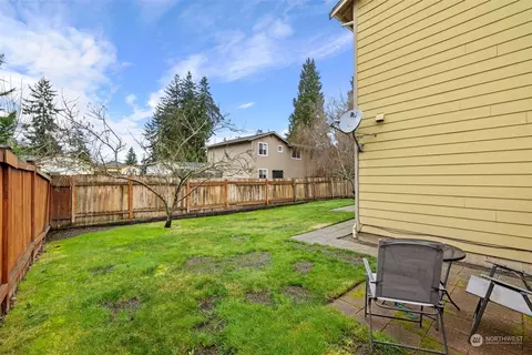 Exterior - 10407 Holly Dr, Everett, WA 98204 photo 4 of 5