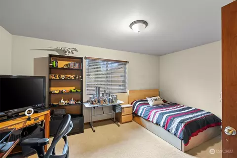 Bedroom - 10407 Holly Dr, Everett, WA 98204 photo 2 of 4