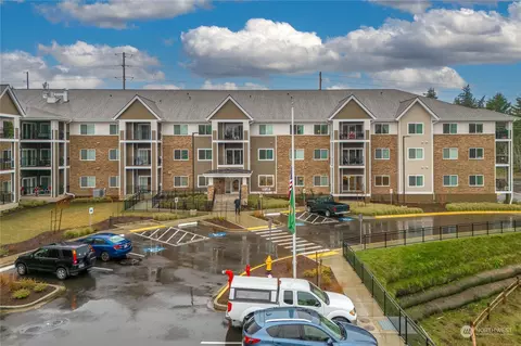 3803 17th St SW #106, Puyallup, WA 98373
