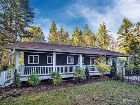 300 E Leffler Loop Rd, Grapeview, WA 98546