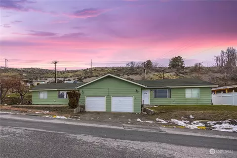 112 114 Hospital Way #112, Brewster, WA 98812