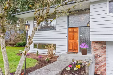 20233 Ashworth Pl N, Shoreline, WA 98133