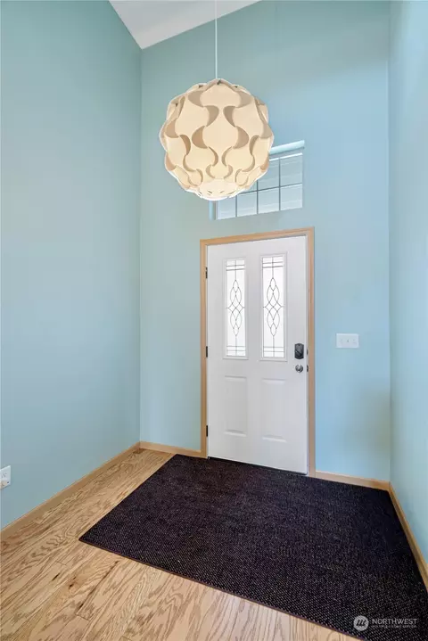 Entry Way - 512 95th Ct SE, Everett, WA 98208 photo 3 of 3