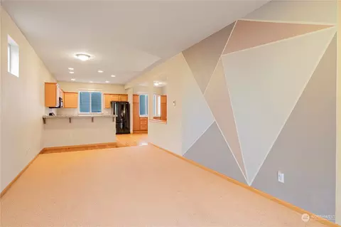 Living - 512 95th Ct SE, Everett, WA 98208 photo 3 of 5