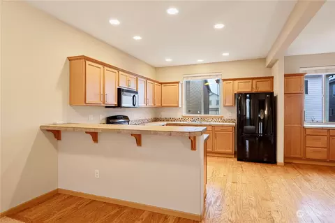 Kitchen - 512 95th Ct SE, Everett, WA 98208 photo 3 of 4