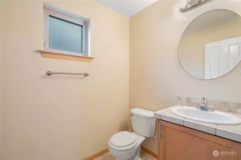 Bath - 512 95th Ct SE, Everett, WA 98208 photo 3 of 3