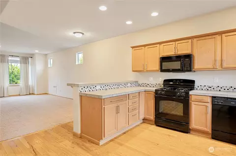 Kitchen - 512 95th Ct SE, Everett, WA 98208 photo 2 of 4