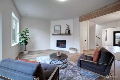 Living - 511 Pilchuck Path, Everett, WA 98201 photo 1 of 2