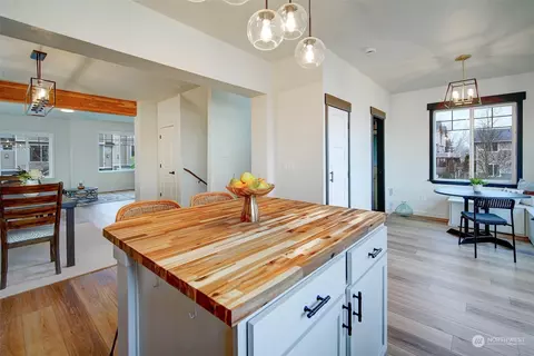 Kitchen - 511 Pilchuck Path, Everett, WA 98201 photo 3 of 3