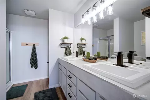 Bath - 511 Pilchuck Path, Everett, WA 98201 photo 1 of 3