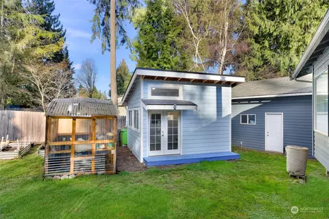 Exterior - 17620 28th Ave SE, Bothell, WA 98012 photo 5 of 8
