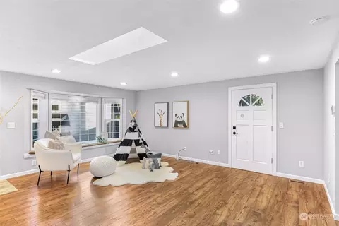 Living - 17620 28th Ave SE, Bothell, WA 98012 photo 3 of 6