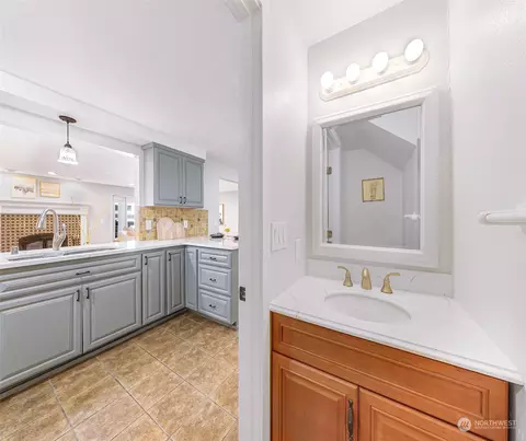 Bath - 17620 28th Ave SE, Bothell, WA 98012 photo 1 of 3