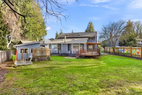 Exterior - 17620 28th Ave SE, Bothell, WA 98012 photo 7 of 8