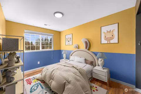 Bedroom - 17620 28th Ave SE, Bothell, WA 98012 photo 3 of 8