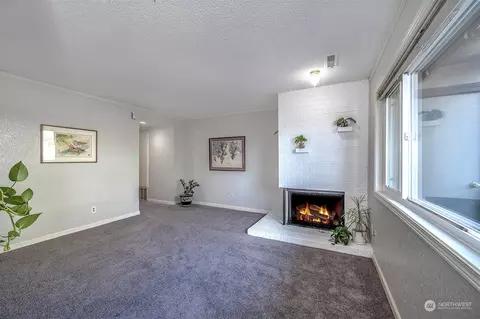 9517 NE 180th St #B-106, Bothell, WA 98011 photo 3