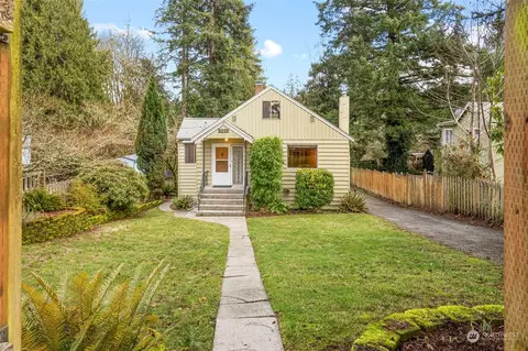 2112 Marine Dr, Bremerton, WA 98312
