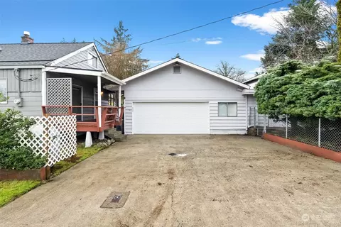 2516 NE 30th St, Bremerton, WA 98310