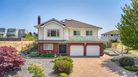 1597 Harbor Seal Dr, Point Roberts, WA 98281