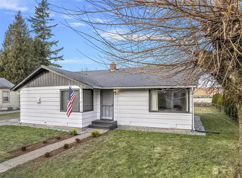 2074 Cottage Pl, Ferndale, WA 98248
