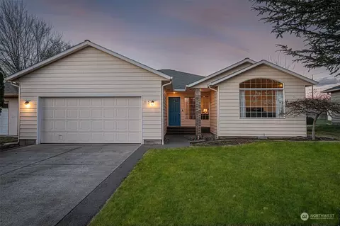 715 SE 5th St, College Place, WA 99324