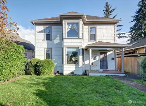 2223 Rockefeller Ave, Everett, WA 98201