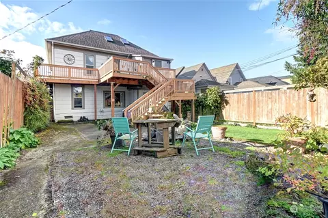 Exterior - 2223 Rockefeller Ave, Everett, WA 98201 photo 6 of 7