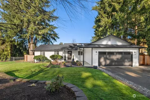 32204 Queens Ct, Carnation, WA 98014