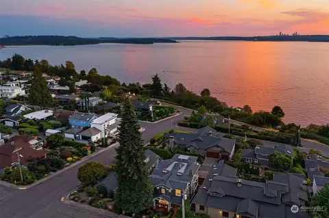 405 8th Ave W, Kirkland, WA 98033