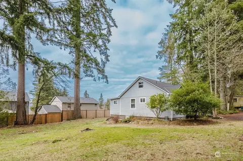 4867 Bunker St NW, Bremerton, WA 98311